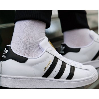 נעלי אדידס adidas Originals Superstar בצבע לבן -משלוח חינם נעלי אדידס adidas Originals Superstar בצבע לבן -משלוח חינם