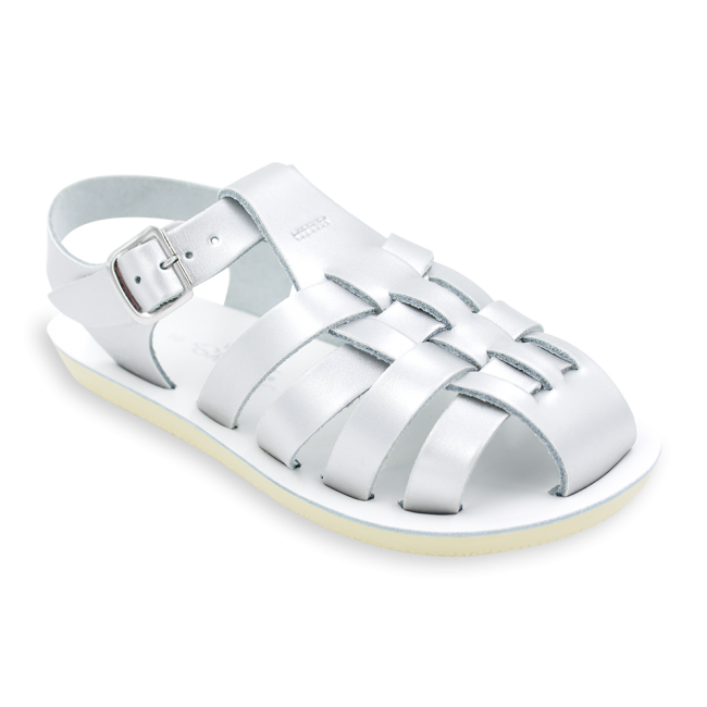 Sailor sandals for boys and girls are also suitable for a first step