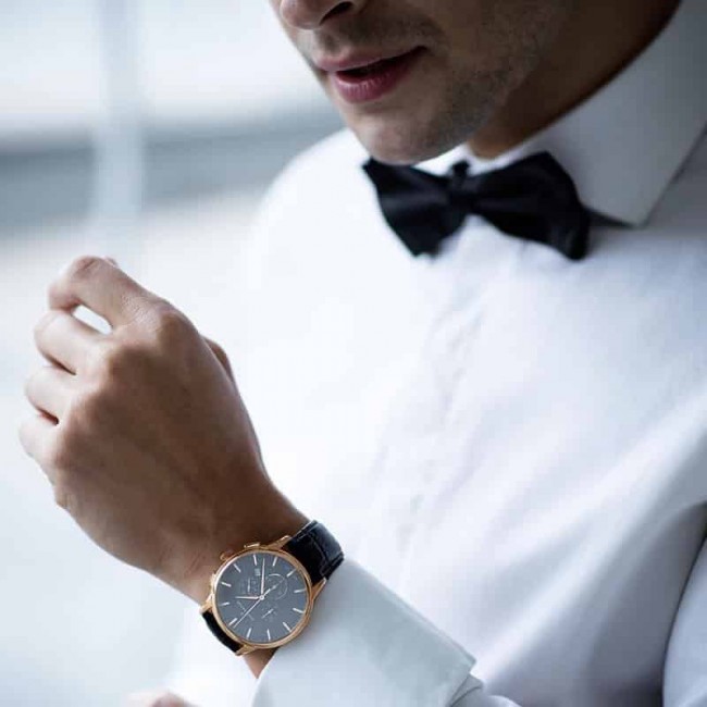 שעון כרונוגרף שוויצרי לגבר בעיצוב קלאסי 43 מ''מ מבית CLAUDE BERNARD משלוח חינם