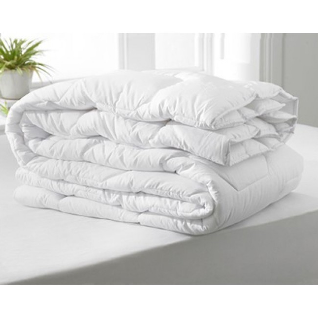 A high-yield, uniform synthetic duvet for a single bed includes a reusable vacuum bag gift and free shipping blanket and pillows